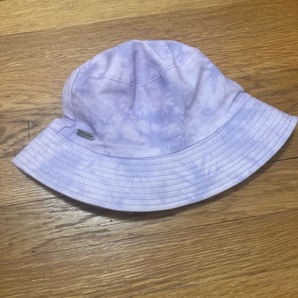 Steve Madden bucket hat